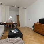 Cozy Studio With Bath Bielany By Renters