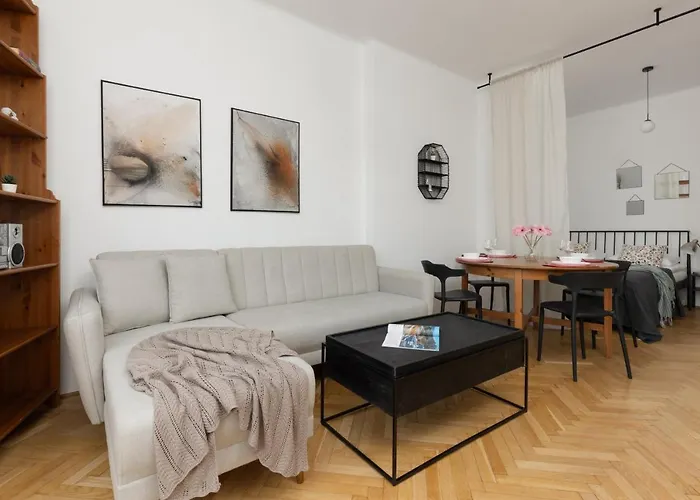 Cozy Studio With Bath Bielany By Renters