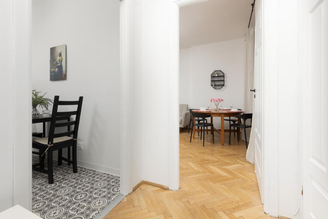 Cozy Studio With Bath Bielany By Renters Apartment *