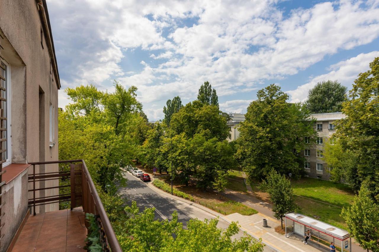 Cozy Studio With Bath Bielany By Renters Apartament *